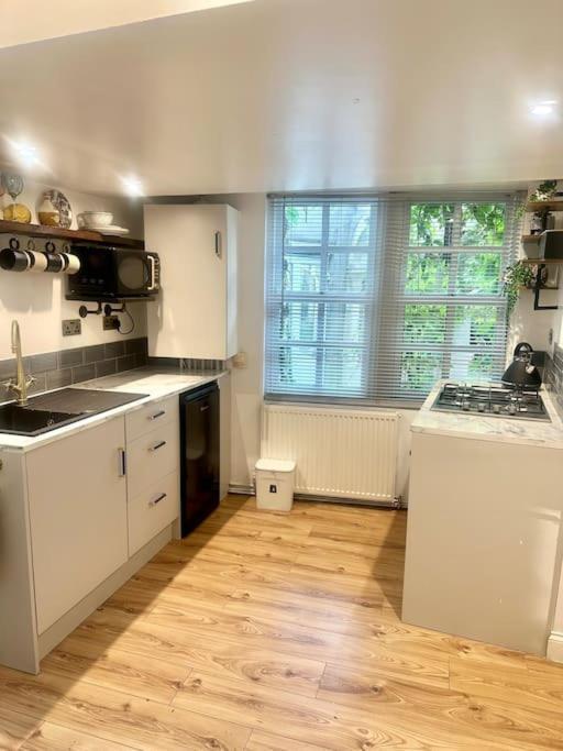 Cosy Stylish Studio Apartment Trowbridge Exterior foto